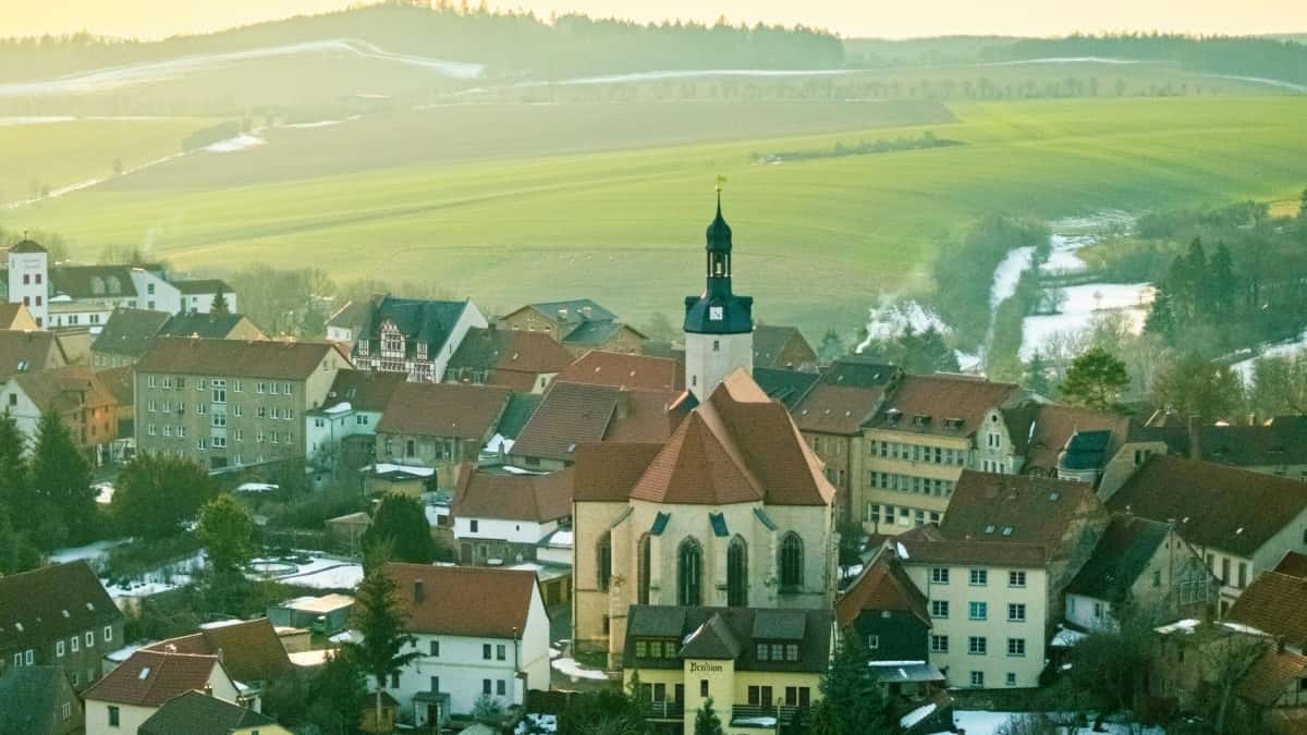 2025 Switzerland Snapchat AllCategory Advertising Rate Card ku Malawi