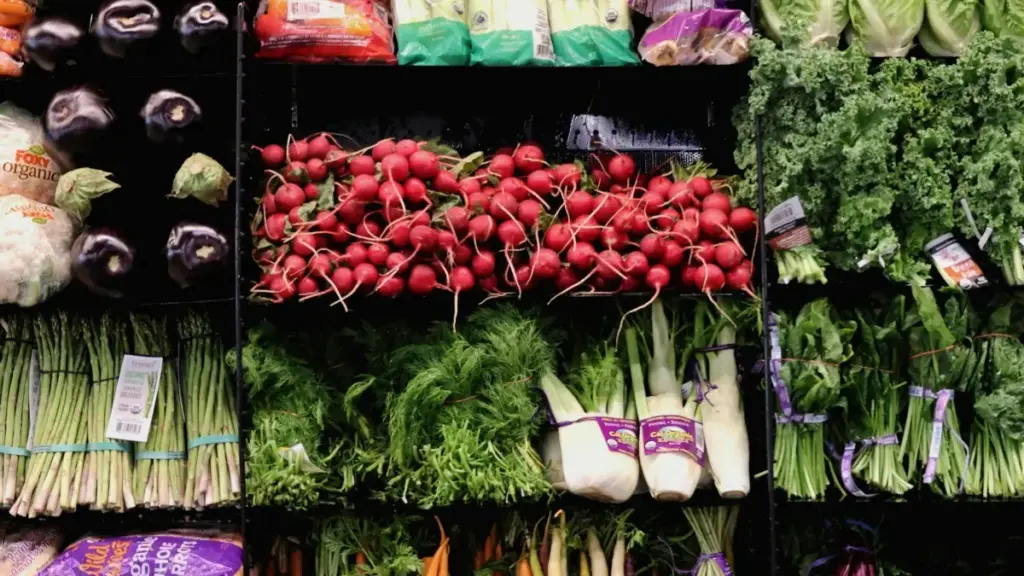 Njira zachilengedwe za kusankhana kwa ma creator ku Malawi zokhudza kufikira malonda a Paraguay pa Line ndi kukhudza ogula ndi ma giveaways.