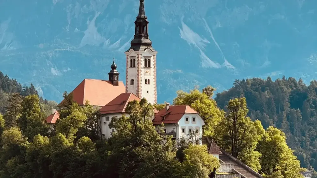 Njira zenizeni za creators ku Malawi zokhudza kulandira malipiro kuchokera ku malonda a Czech pa Takatak, zidzathandiza kusaka, kupeza, ndi kusaina sponsorships.