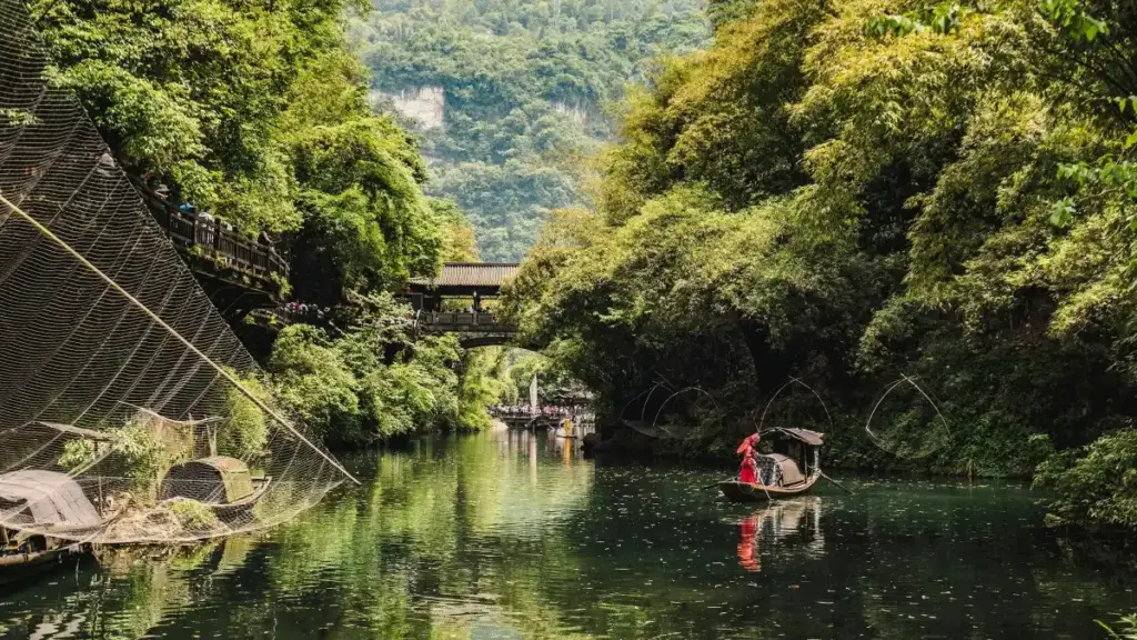 Njira zachangu za kulumikizana ndi ma Iceland brands pa eBay, kugwiritsa ntchito ma DM, listings, ndi ma beta invites — zovomerezeka kwa ma creators a ku Malawi.