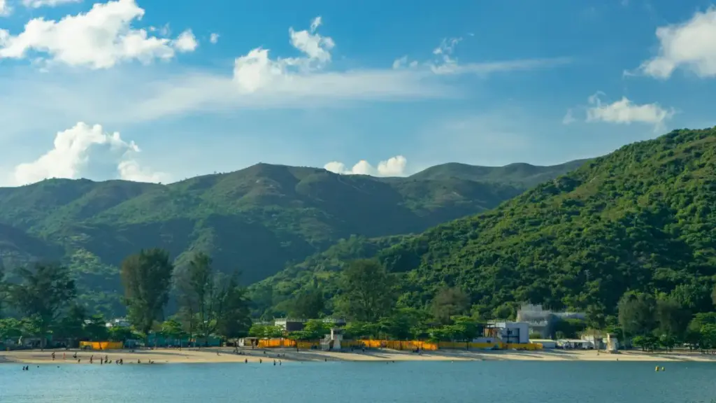 Njira zenizeni za kupeza ndi kugwira ntchito ndi Spotify creators ku Australia kuti mukule chidziwitso cha ma beauty launches kuchokera ku Malawi.